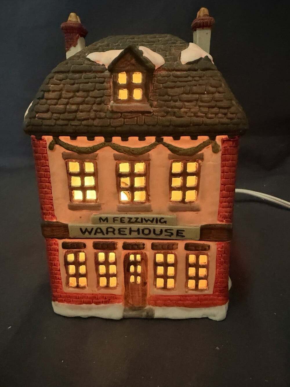Department 56 Dickens' Village Series Fezziwig's Warehouse 1986 with Box